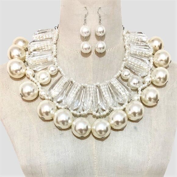 Lucite Bead White Faux Pearl Statement Necklace - Picture 1 of 7